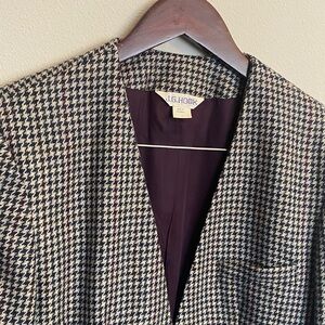 J.G. Hook VTG Ladies Bkack/Burgundy 100% Wool Worsted Houndstooth Blazer. 14